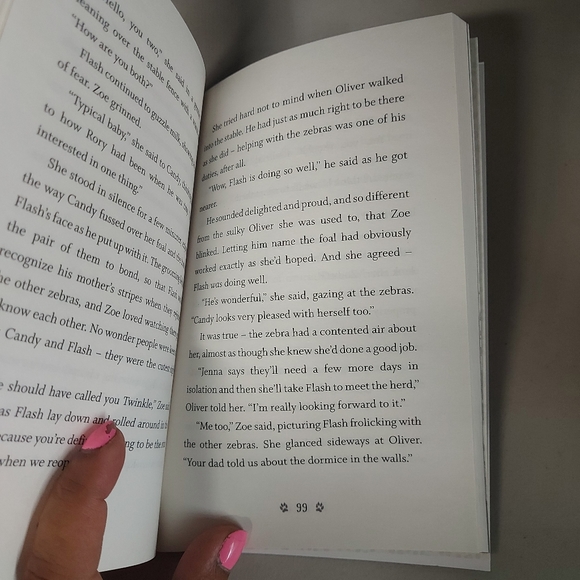 3/10🎄Baby Zebra Rescue chapter book - Picture 4 of 5